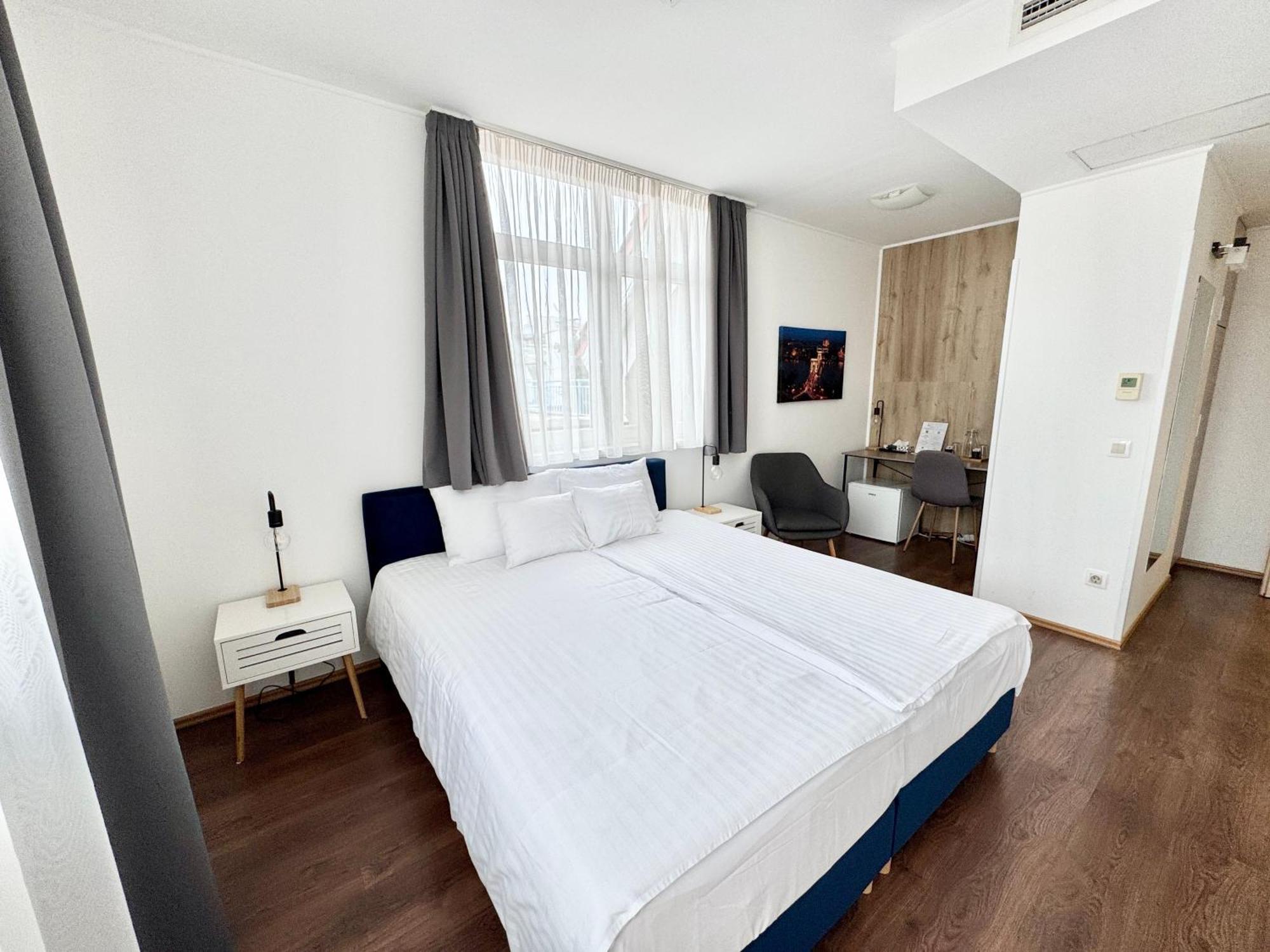 Rooftop City Residence With Underground Parking Budapest Camera foto